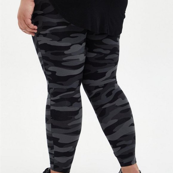 Torrid Full Length Premium Legging - Gray Camo - Size 2 - NWT - Picture 2 of 6